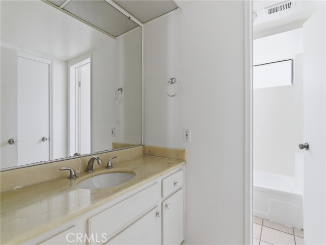 Detail Gallery Image 12 of 40 For 19745 Lull St, Winnetka,  CA 91306 - 4 Beds | 3 Baths