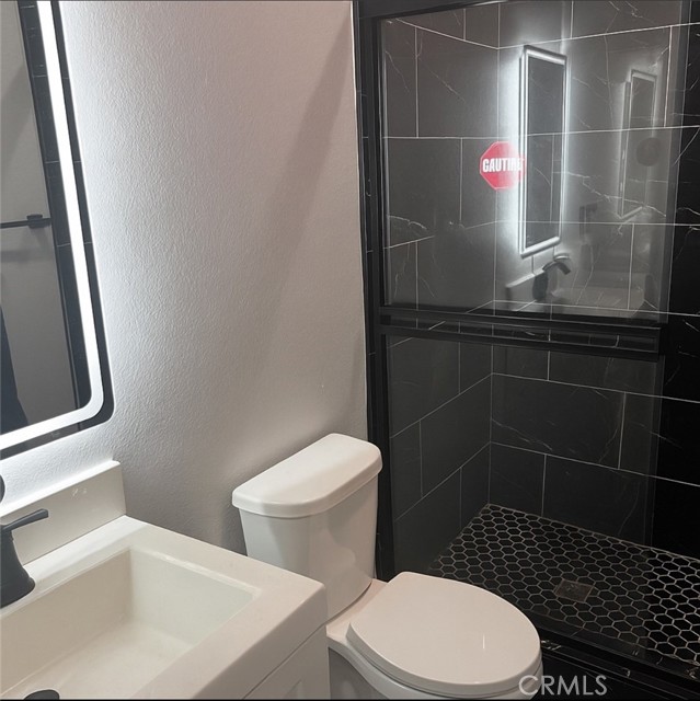 Detail Gallery Image 7 of 10 For 7598 Coldwater Canyon, North Hollywood,  CA 91605 - 1 Beds | 1 Baths