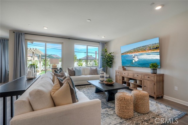 Detail Gallery Image 1 of 25 For 2055 Woolem Pl, Escondido,  CA 92026 - 3 Beds | 2/1 Baths