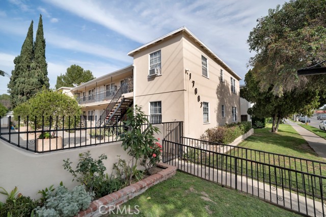 Detail Gallery Image 11 of 13 For 17007 17013 Vanowen, Van Nuys,  CA 91406 - – Beds | – Baths