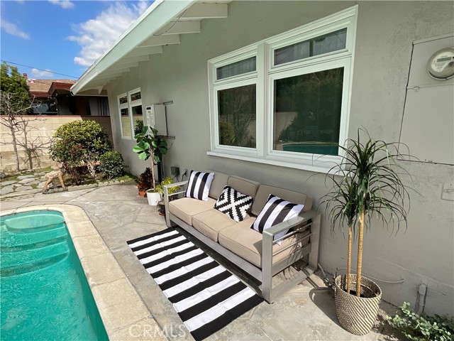 pool area casual seating