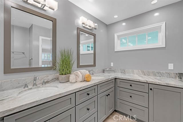 252 W 15th Street, Upland CA: https://media.crmls.org/medias/bbc53df5-c6ea-483f-b35b-04f9218851f2.jpg
