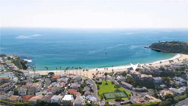 86 Emerald Bay, Laguna Beach CA: https://media.crmls.org/medias/bbc556de-3970-46b7-a4f3-39a49f606497.jpg