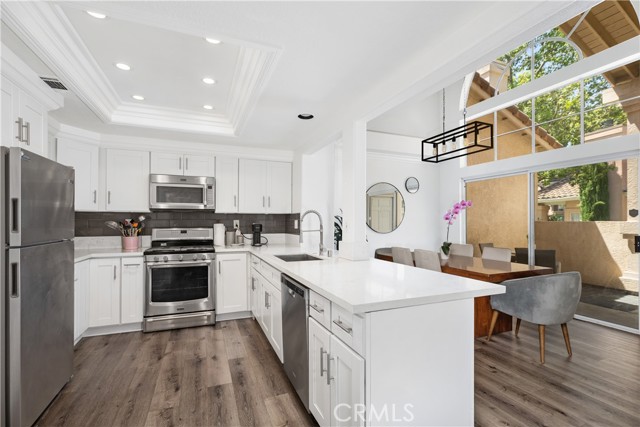36 Nightingale Dr. Drive, Aliso Viejo CA: https://media.crmls.org/medias/bbc5eebc-3496-405d-be60-6545cb9016bf.jpg