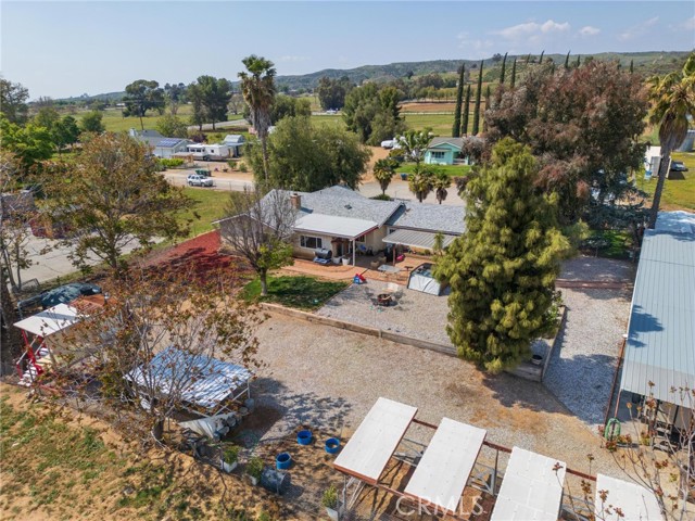 37701 Hesse Road, Cherry Valley CA: https://media.crmls.org/medias/bbc63d6a-c956-43f4-a754-e54068981905.jpg