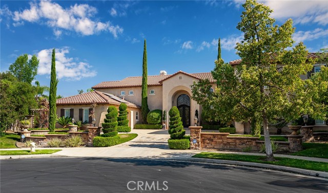 Detail Gallery Image 4 of 56 For 1578 Twin Oaks Cir, Corona,  CA 92881 - 5 Beds | 4/1 Baths