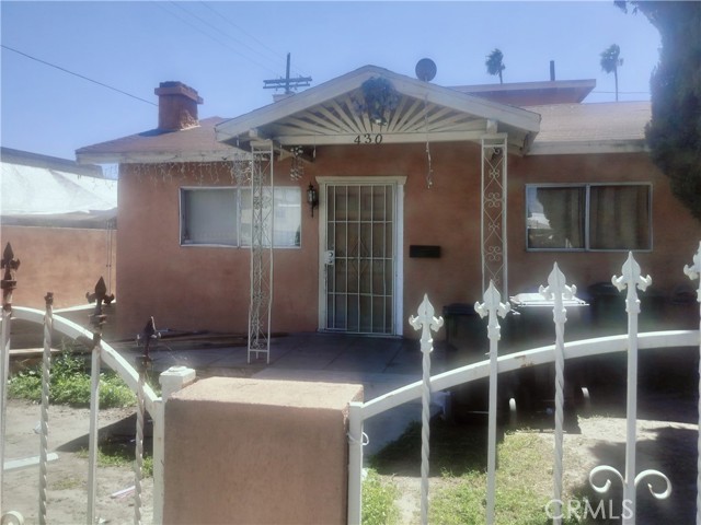 Detail Gallery Image 2 of 26 For 430 W 64th St, Los Angeles,  CA 90003 - 3 Beds | 2 Baths