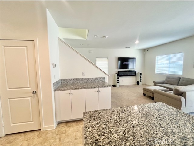 Detail Gallery Image 5 of 20 For 12833 Breccia Way, Moreno Valley,  CA 92555 - 3 Beds | 2/1 Baths