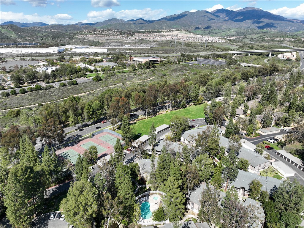 https://media.crmls.org/medias/bbc77ccf-f2d5-4313-8e84-bb22d68e71de.jpg?preset=X-Large
