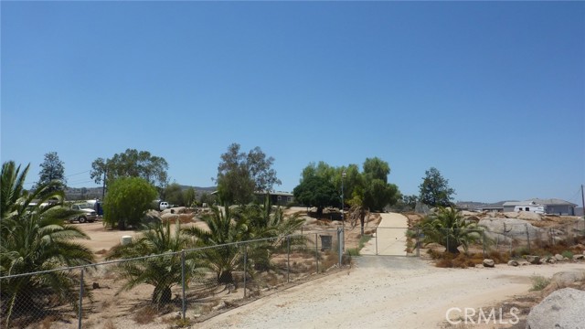 20697 Kelly Lane, Perris CA: https://media.crmls.org/medias/bbc78879-db8b-4a90-99e8-34276919c195.jpg