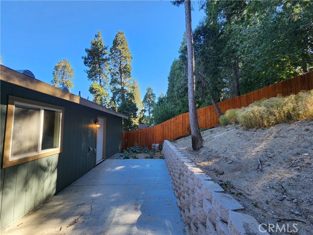 Detail Gallery Image 10 of 40 For 23513 Lake Dr, Crestline,  CA 92325 - 2 Beds | 2 Baths