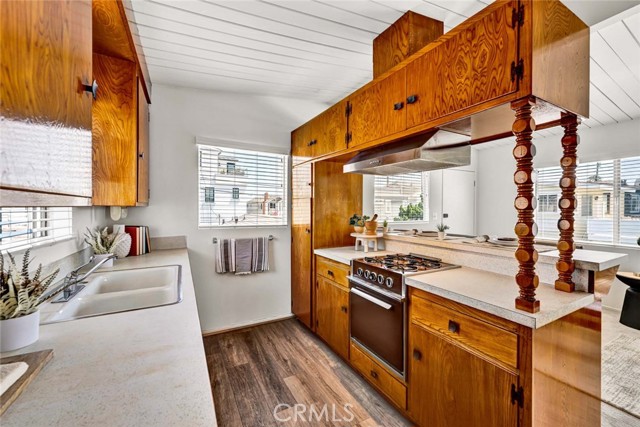 300 34th Street, Newport Beach CA: https://media.crmls.org/medias/bbc84c65-1560-4683-8988-da5dc290a721.jpg