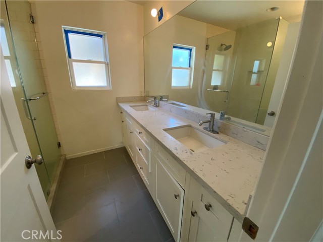 Detail Gallery Image 19 of 23 For 8929 Rathburn Ave, Northridge,  CA 91325 - 3 Beds | 2 Baths