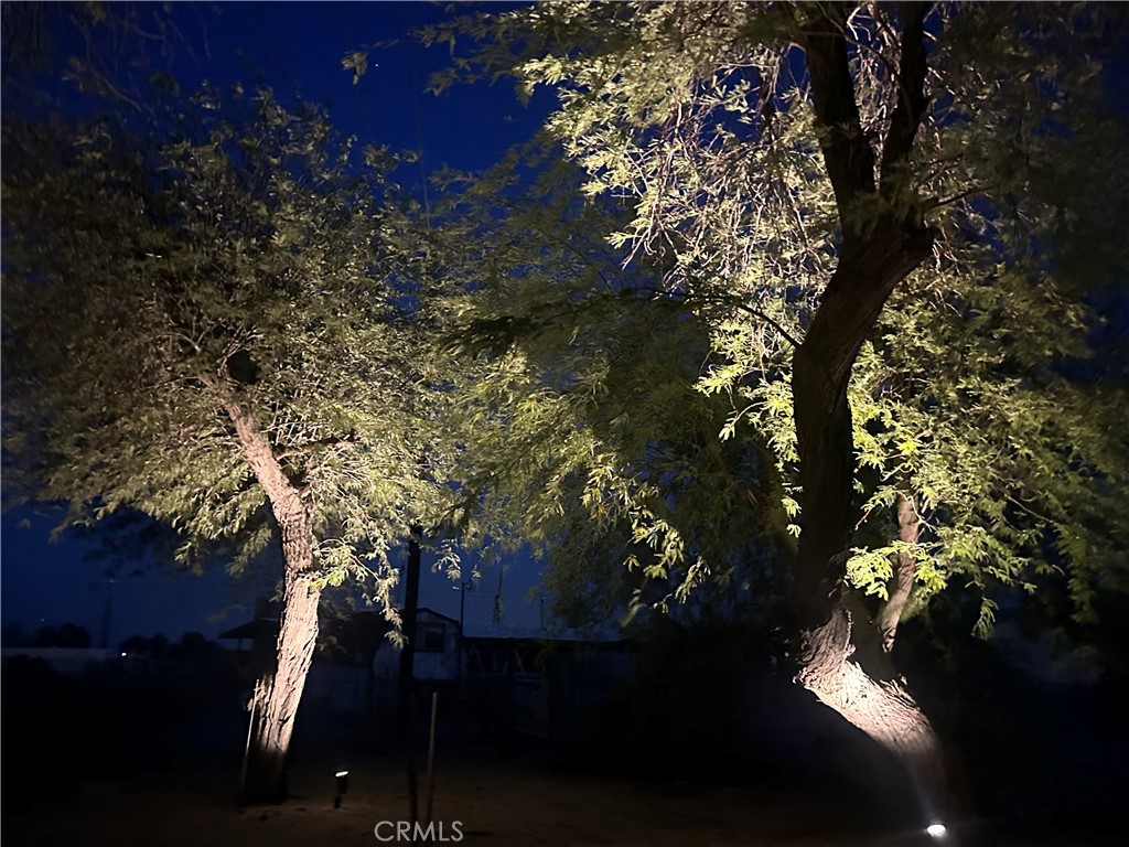 https://media.crmls.org/medias/bbc8aaf5-f01d-47e4-9d85-043c444b356d.jpg?preset=X-Large