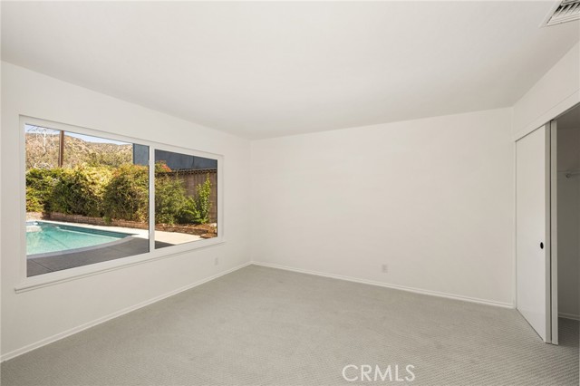 925 Eastglen photo 11