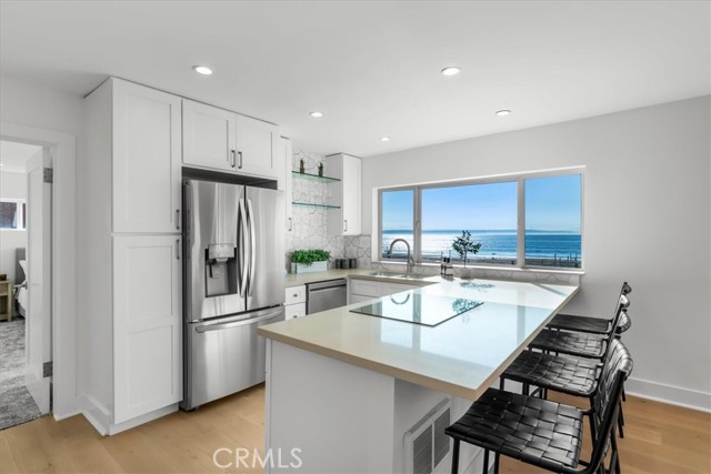 1000 The Strand, Manhattan Beach, California 90266, 10 Bedrooms Bedrooms, ,2 BathroomsBathrooms,Residential,For Sale,The Strand,SB23213904