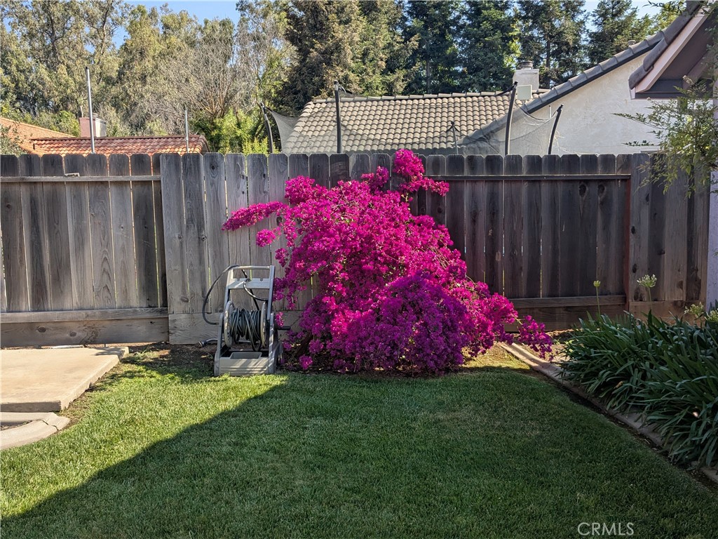https://media.crmls.org/medias/bbca124f-e20b-4d9e-aeea-584ef5aa78c7.jpg?preset=X-Large