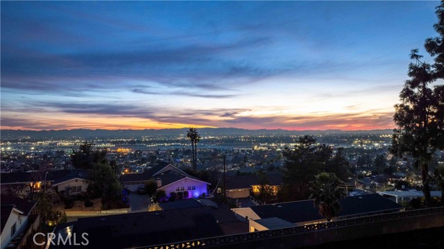 Detail Gallery Image 8 of 63 For 9960 Milburn, Sun Valley,  CA 91352 - 4 Beds | 2 Baths