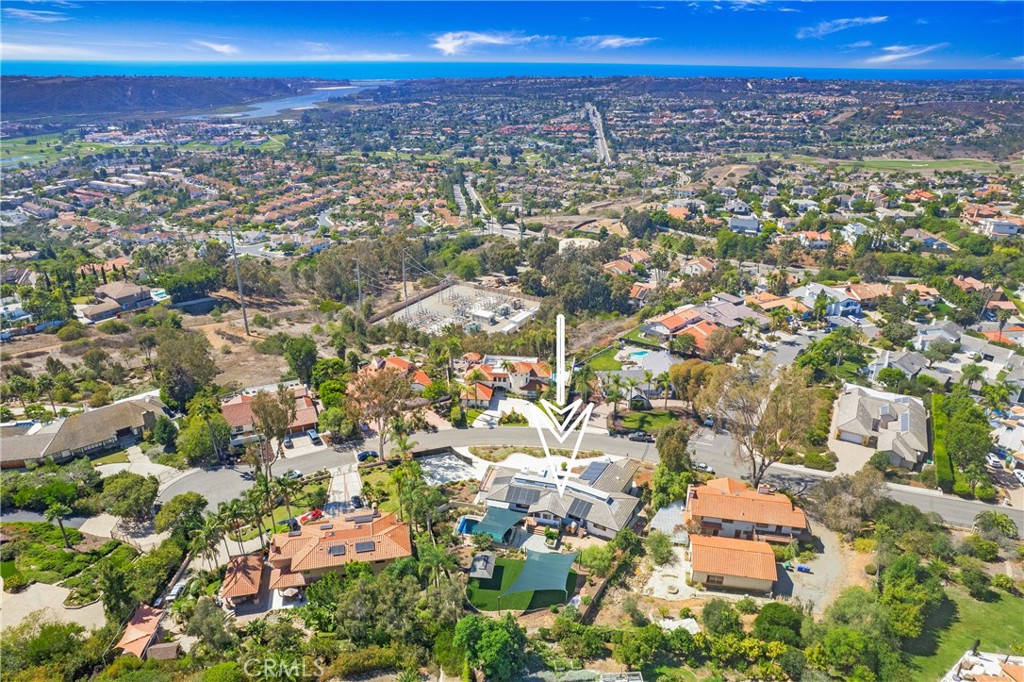 MLS #OC25221401 image #35