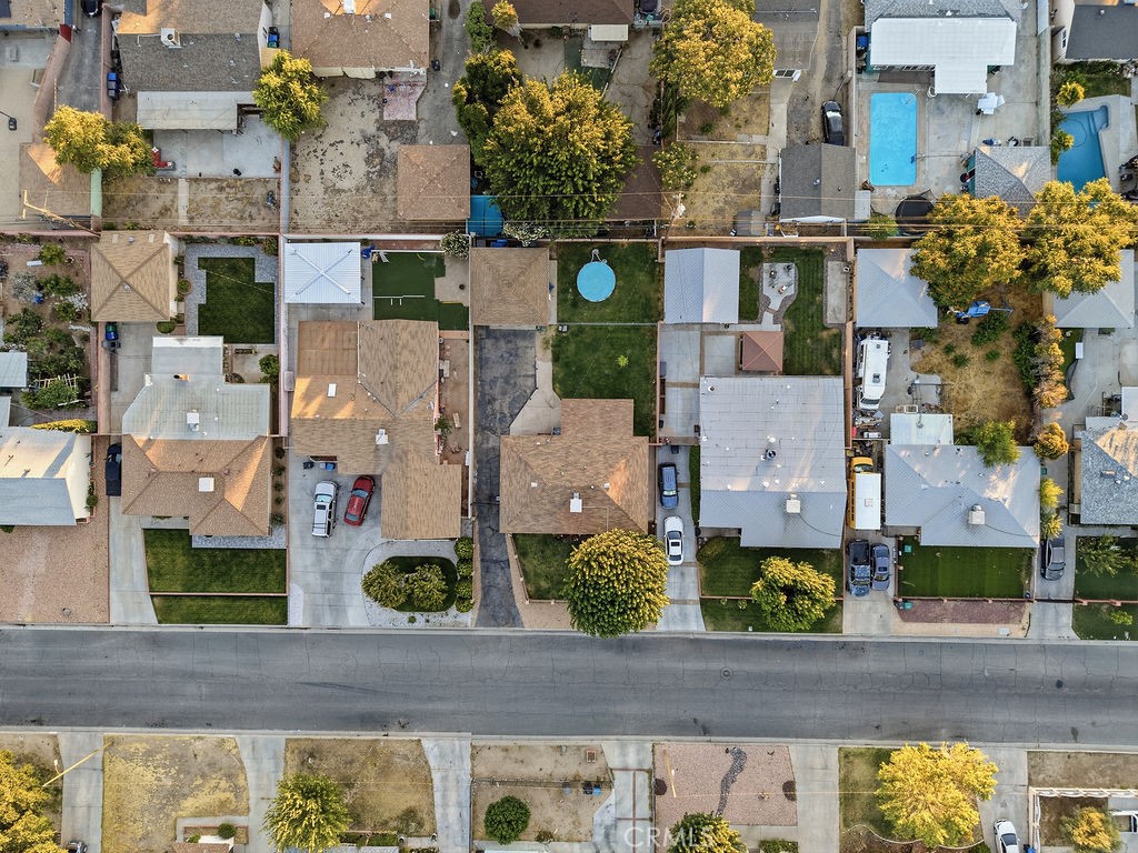 https://media.crmls.org/medias/bbcc79e7-2ae9-47e8-a412-31544cb9a967.jpg?preset=X-Large