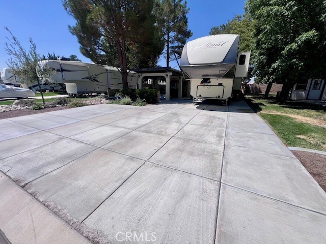 11594 Wedgewood Drive, Apple Valley CA: https://media.crmls.org/medias/bbccbc2d-c78e-406e-b298-38b944cefab4.jpg