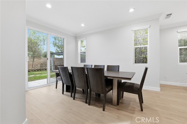 Detail Gallery Image 21 of 46 For 8220 Chamberlain, Reseda,  CA 91335 - 4 Beds | 3 Baths