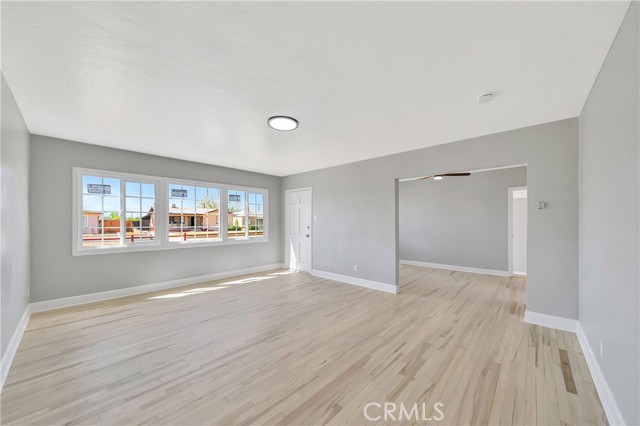 Detail Gallery Image 5 of 41 For 44516 Fern, Lancaster,  CA 93534 - 3 Beds | 2 Baths