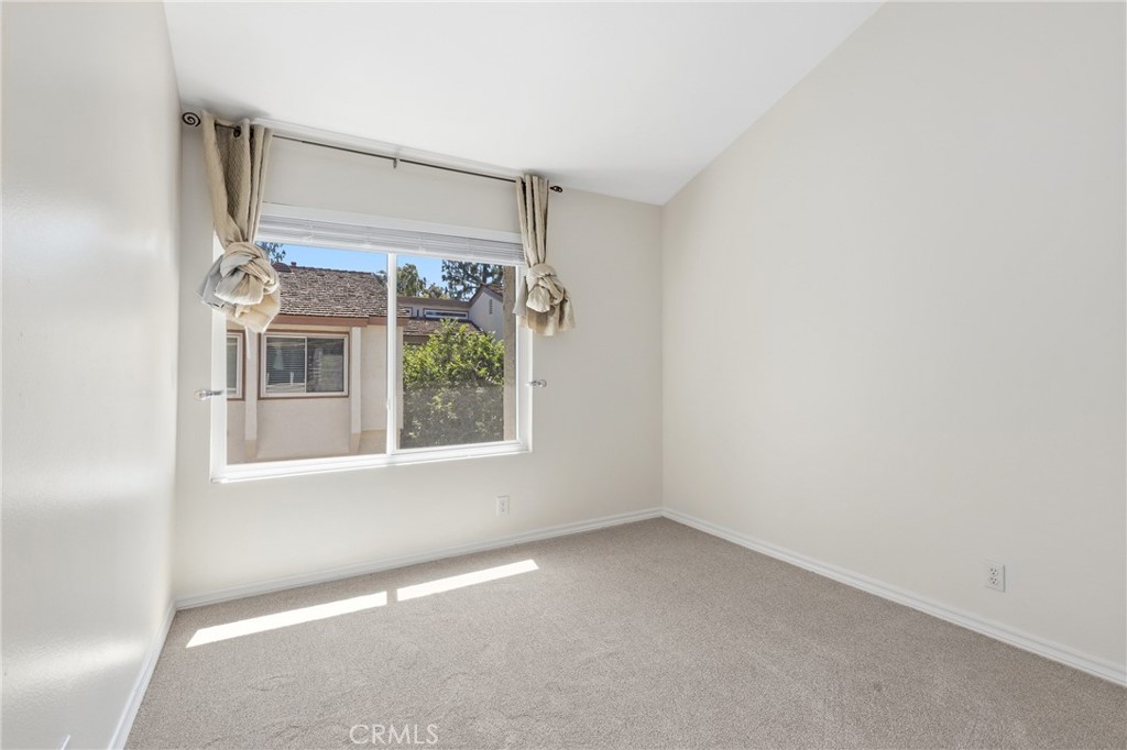 https://media.crmls.org/medias/bbce9949-725a-4b75-8388-35e2de1c18f6.jpg?preset=X-Large