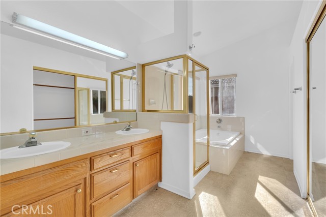 Detail Gallery Image 10 of 28 For 8590 N Sierra Vista, Fresno,  CA 93720 - 3 Beds | 2/1 Baths