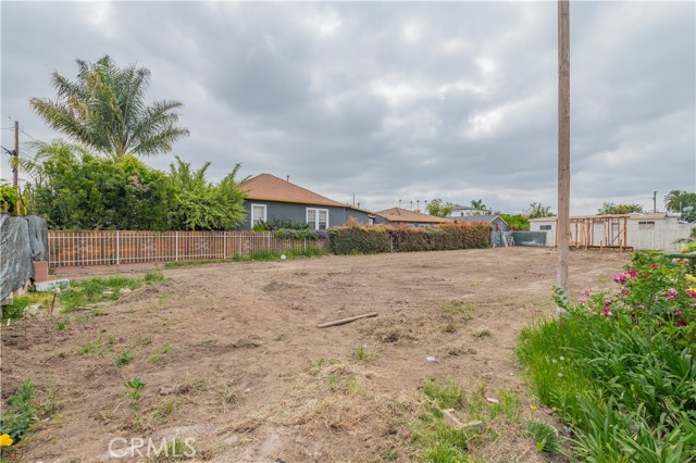 Detail Gallery Image 5 of 6 For 1592 W 36th St, Los Angeles,  CA 90018 - 2 Beds | 1 Baths