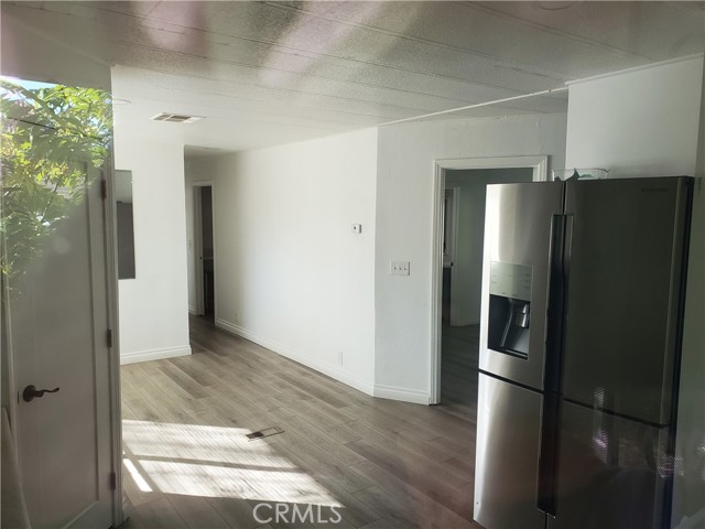 Detail Gallery Image 3 of 5 For 32531 Crescent Ave, Lake Elsinore,  CA 92532 - 3 Beds | 2 Baths