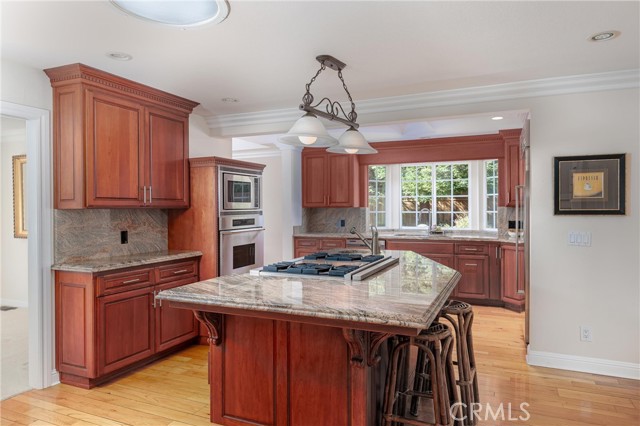 Detail Gallery Image 11 of 52 For 833 Rolling Hills Dr, Paso Robles,  CA 93446 - 4 Beds | 3 Baths