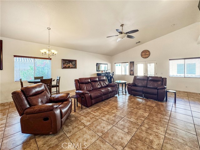 Detail Gallery Image 7 of 22 For 3971 Cove Cir, Blythe,  CA 92225 - 3 Beds | 3/1 Baths