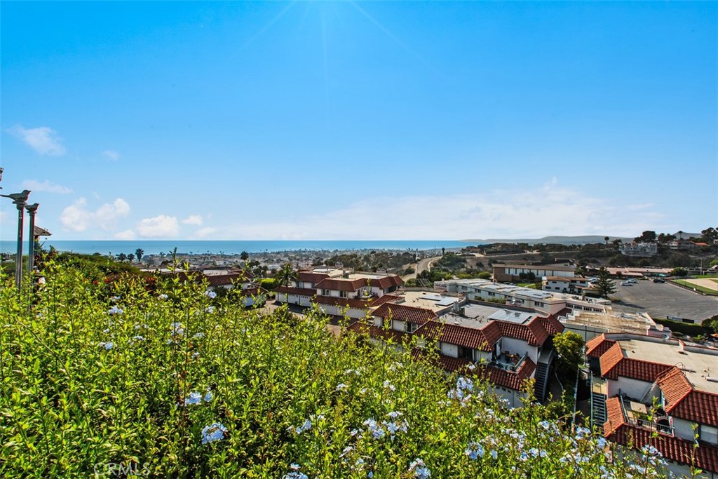 https://media.crmls.org/medias/bbd1138d-8a96-409d-801f-24189af21c86.jpg?preset=X-Large