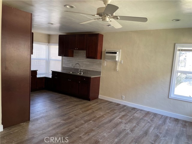 Dining area/kitchen