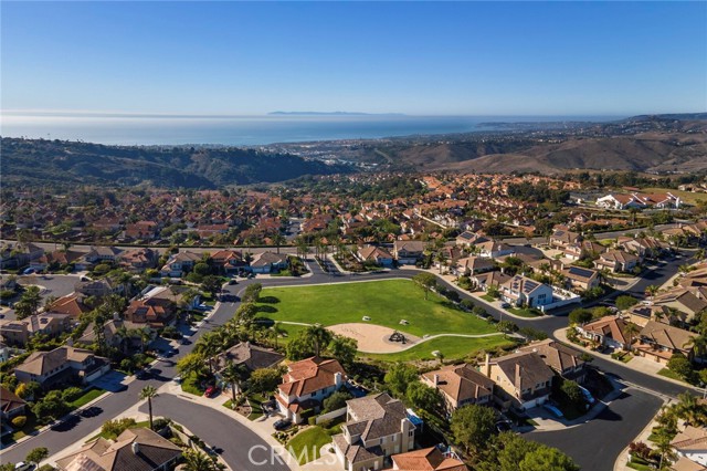 411 Bolivia, San Clemente CA: https://media.crmls.org/medias/bbd1acc3-f9b6-4d71-9f76-50d8c506ae83.jpg