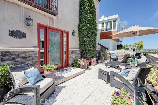 469 27th Street, Manhattan Beach, California 90266, 3 Bedrooms Bedrooms, ,3 BathroomsBathrooms,Residential,Sold,27th,SB22088434