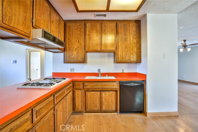 Detail Gallery Image 11 of 41 For 725 E Deodar St, Ontario,  CA 91764 - 3 Beds | 1/1 Baths