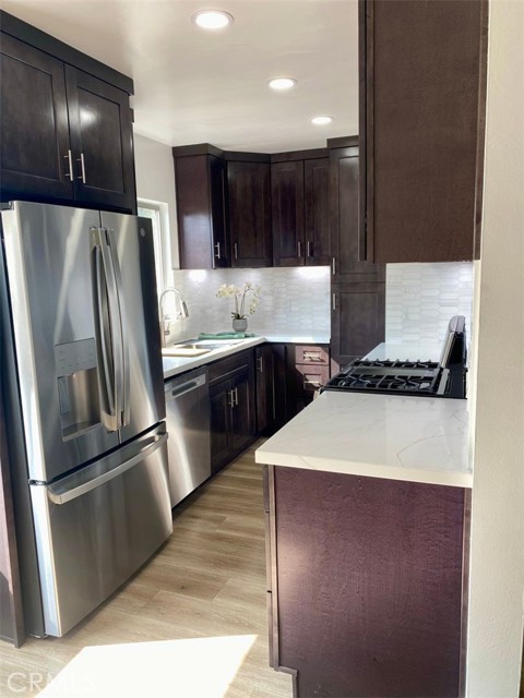 Detail Gallery Image 3 of 8 For 241 Newport #5,  Long Beach,  CA 90803 - 1 Beds | 1 Baths