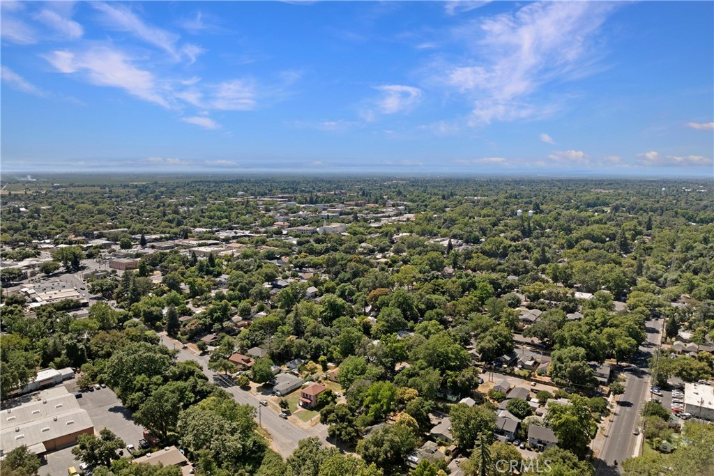 https://media.crmls.org/medias/bbd34e4d-98c3-49af-b31f-c68e9be62e18.jpg?preset=X-Large