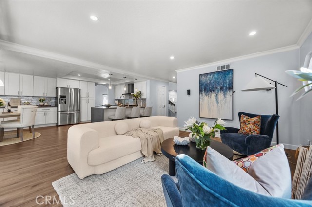 Detail Gallery Image 10 of 40 For 5 Cannes, Irvine,  CA 92614 - 5 Beds | 3 Baths