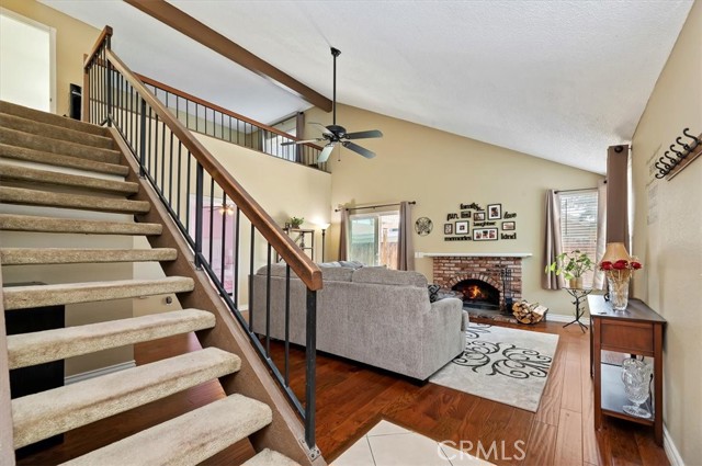 Detail Gallery Image 3 of 31 For 1932 E Yale St #B,  Ontario,  CA 91764 - 3 Beds | 1/1 Baths