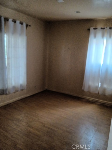 Detail Gallery Image 10 of 10 For 860 W 43rd Pl, Los Angeles,  CA 90037 - 3 Beds | 1 Baths