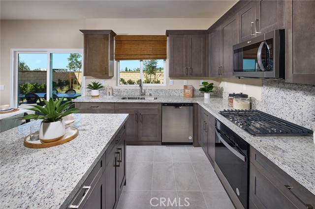 Detail Gallery Image 7 of 20 For 8175 Perada St, Jurupa Valley,  CA 92509 - 4 Beds | 3 Baths
