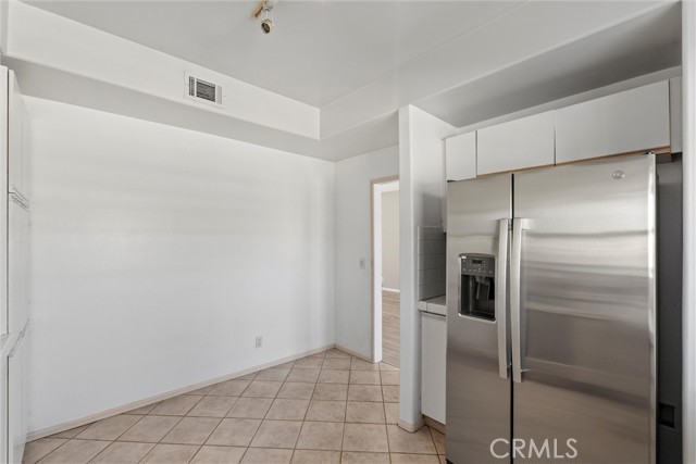 10925 Blix Street, Toluca Lake CA: https://media.crmls.org/medias/bbd4d790-4102-4b76-97b7-361f69e06c51.jpg