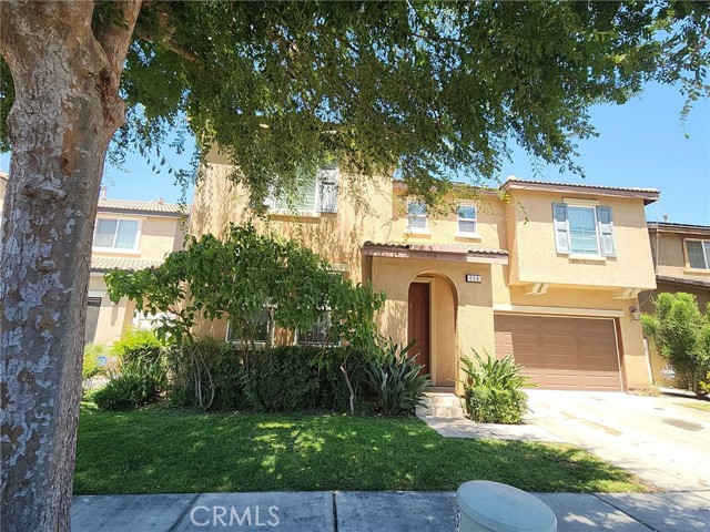 Detail Gallery Image 1 of 36 For 550 W Mesa Ave, Rialto,  CA 92376 - 5 Beds | 3 Baths