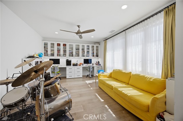 Detail Gallery Image 26 of 41 For 51 Hartman, Irvine,  CA 92618 - 5 Beds | 5/2 Baths