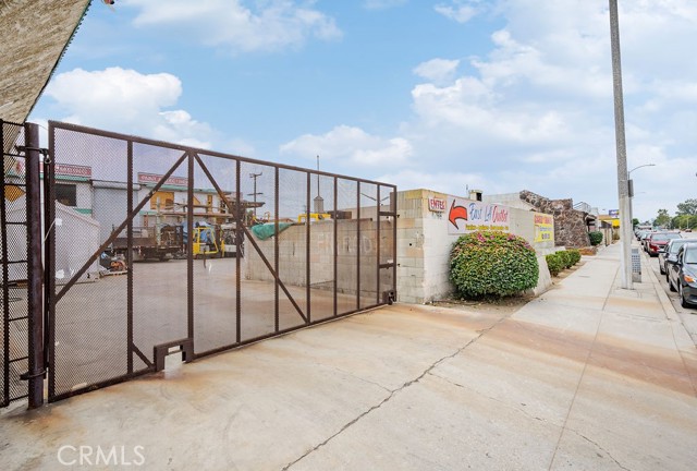 Image 3 of 31 For 4766 Floral Drive