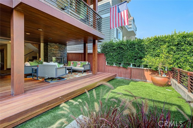 436 32nd St., Manhattan Beach CA: https://media.crmls.org/medias/bbd591e3-0d57-42dc-8527-0b7d7e46c270.jpg