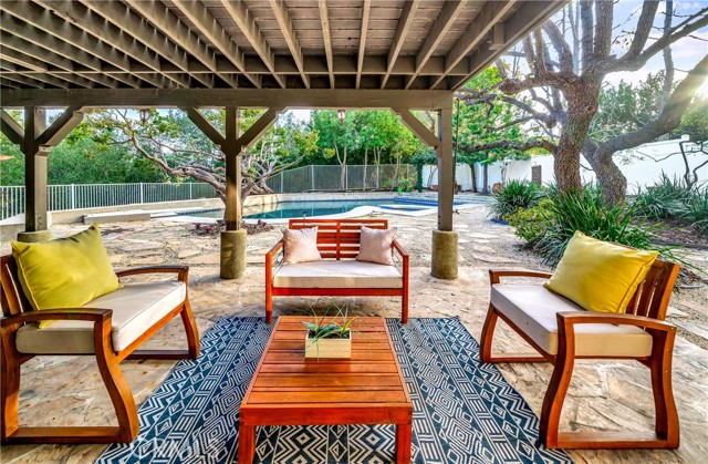 23216 Park Esperanza, Calabasas CA: https://media.crmls.org/medias/bbd5f9d7-d0fd-4818-be76-9ca1885e6485.jpg